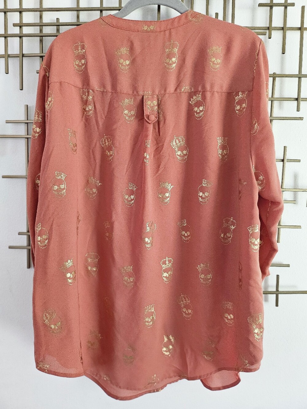 1X- Torrid- Long-Sleeve Button-Down Shirt with Gold Skull Print